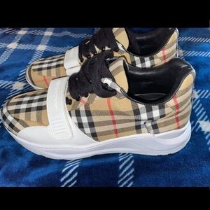 Burberry shoe (men’s)